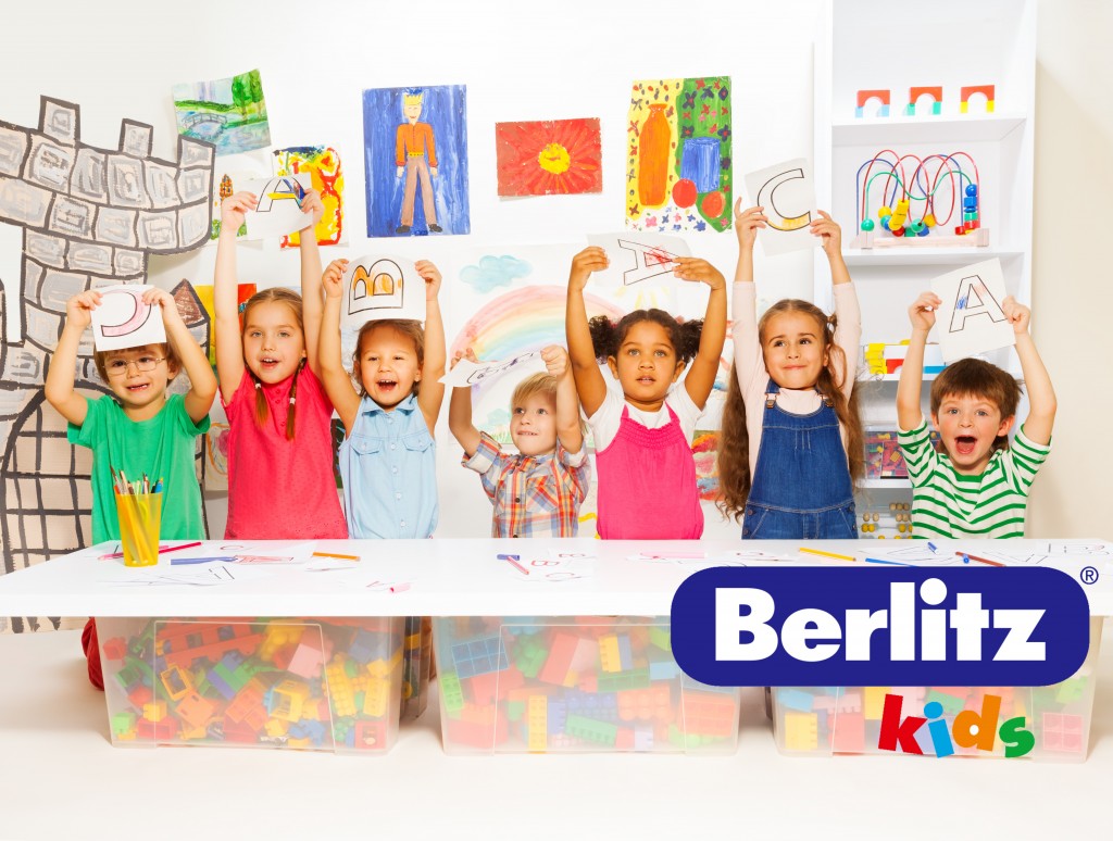 Group of little kids in early development lesson