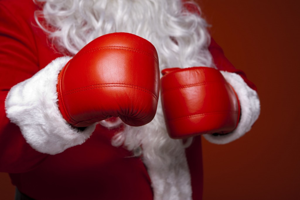 santa-claus-wearing-boxing-gloves-236128